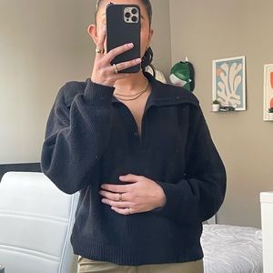 Collard black notch neck sweater